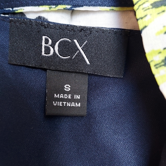 BCX Sleeveless Blouse Boho Western Aztec Design Keyhole Back Size S Blue Yellow - Picture 10 of 12